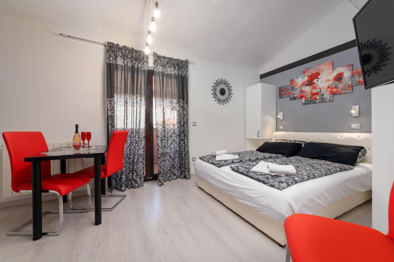 Apartments Miri Vrsar Exterior photo